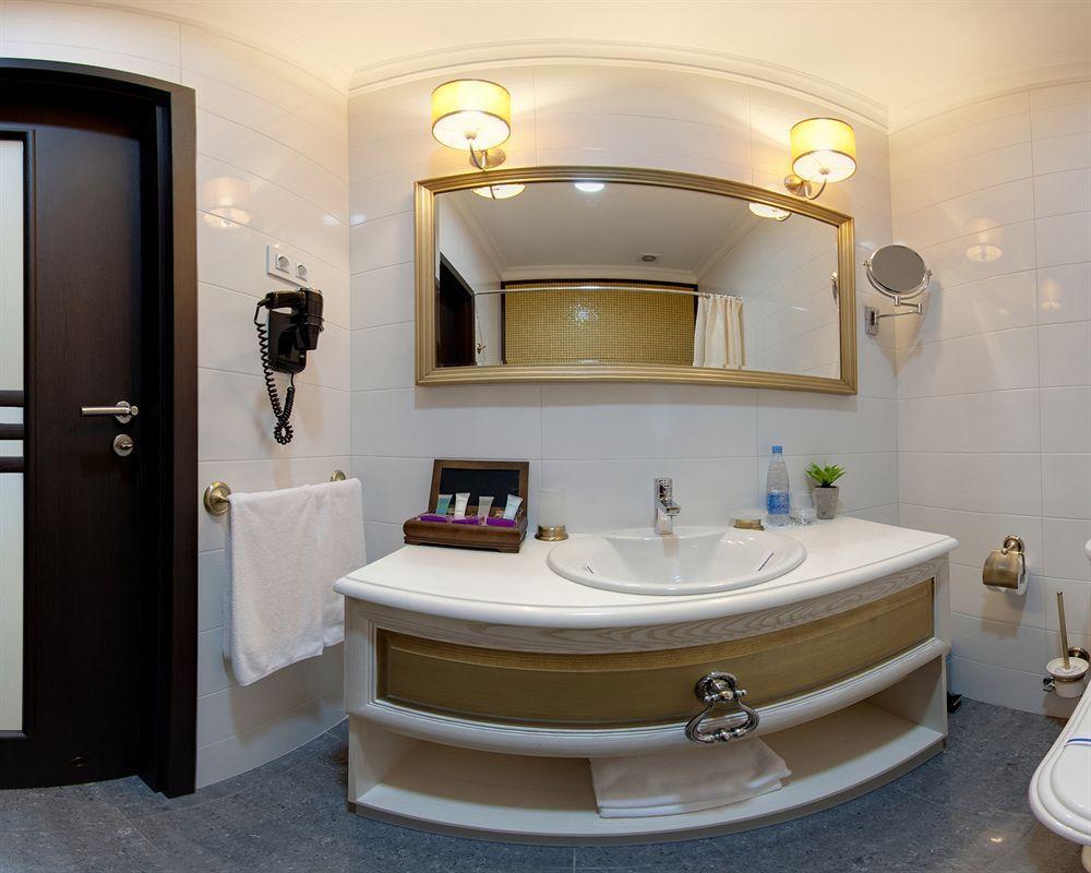 Mirax Boutique Hotel Kharkiv Exterior photo